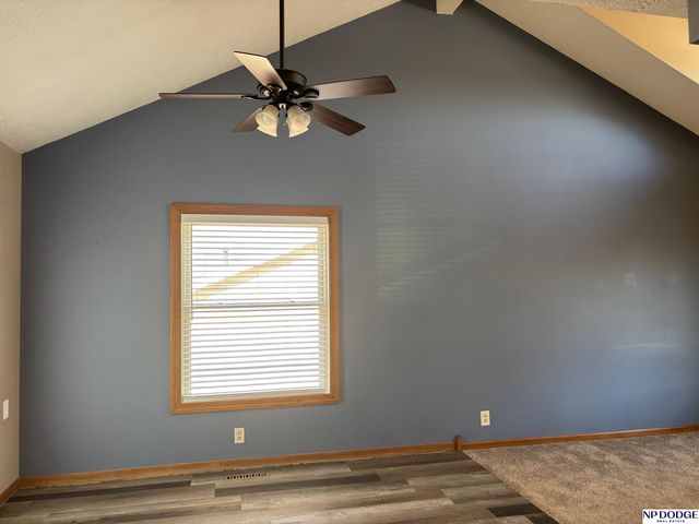 604 Laredo Road, Papillion, NE 68046