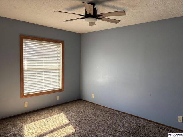 604 Laredo Road, Papillion, NE 68046