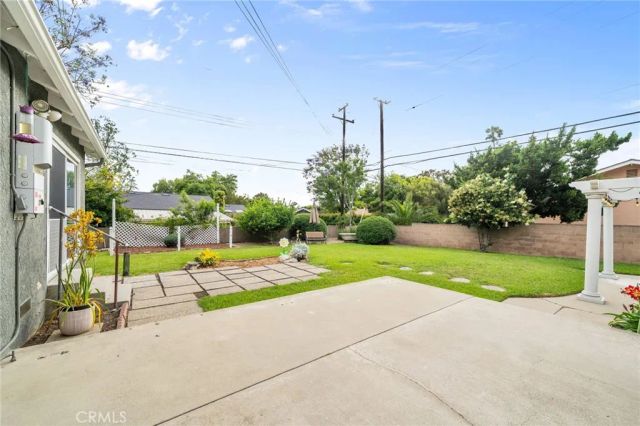464 Cinderella Drive, Claremont, CA 91711