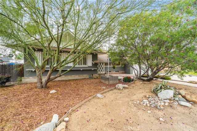 464 Cinderella Drive, Claremont, CA 91711