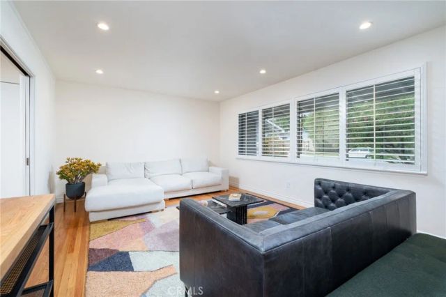 464 Cinderella Drive, Claremont, CA 91711