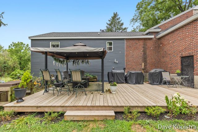 9810 S Division Avenue, Byron Center, MI 49315