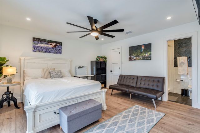 111 Highlander ST, Lakeway, TX 78734