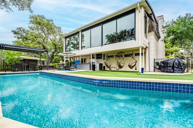 111 Highlander ST, Lakeway, TX 78734