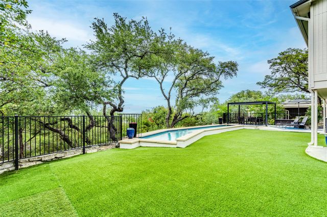 111 Highlander ST, Lakeway, TX 78734