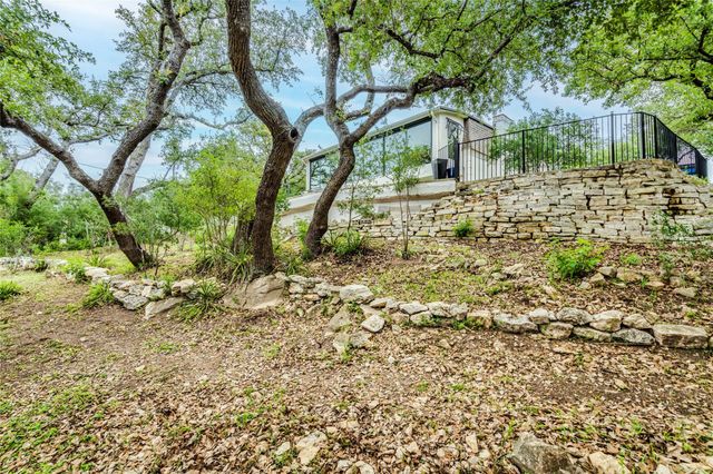 111 Highlander ST, Lakeway, TX 78734