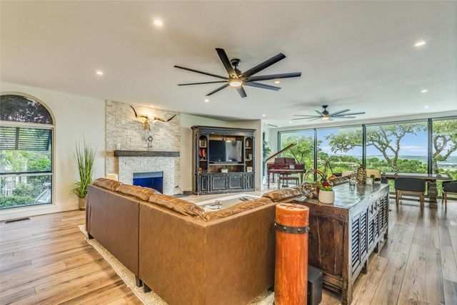 111 Highlander ST, Lakeway, TX 78734