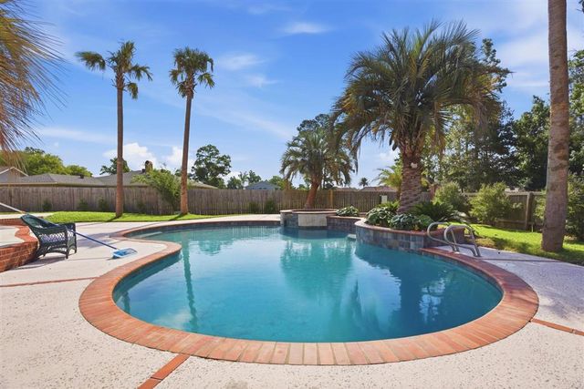 4101 Fernwood Drive, Lake Charles, LA 70605