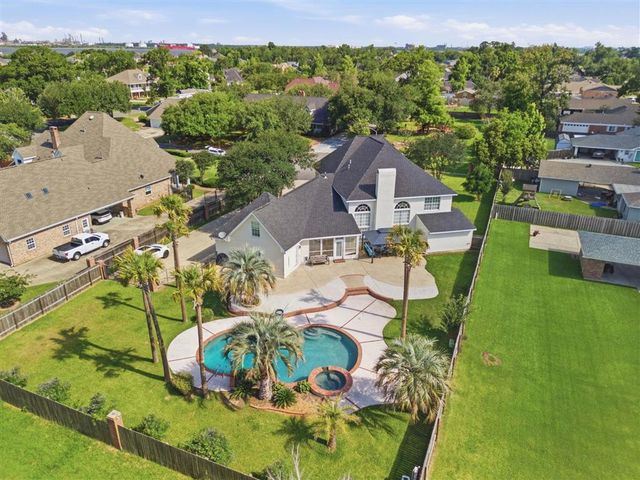 4101 Fernwood Drive, Lake Charles, LA 70605