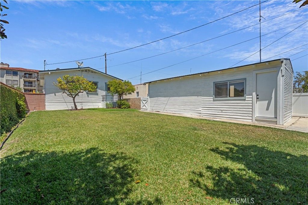 Image 18 of property listing at 1157 W 13th Street, San Pedro, CA 90731