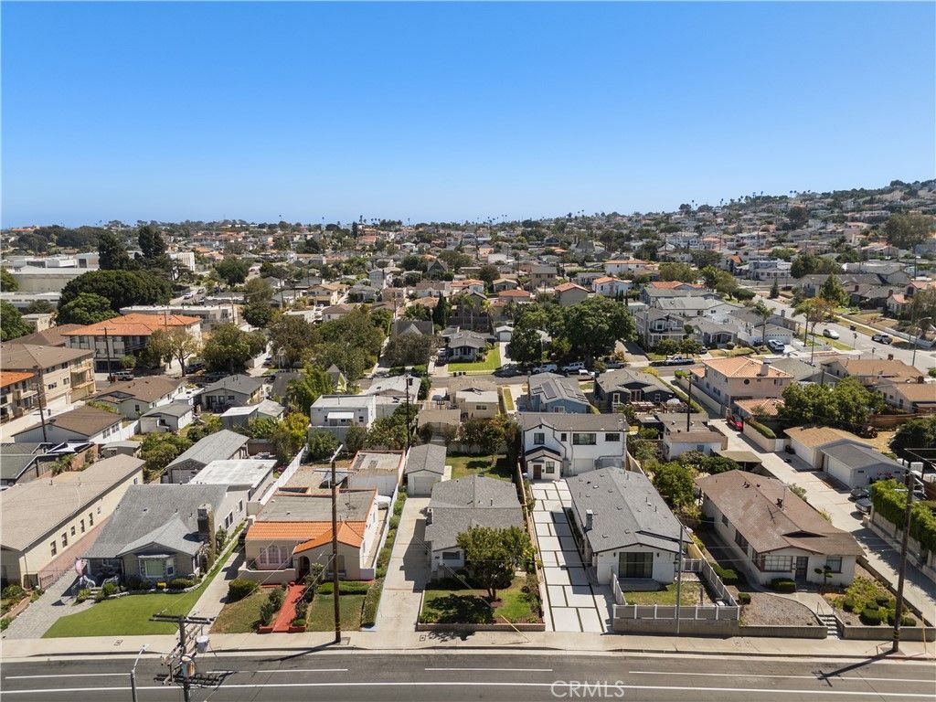 Image 22 of property listing at 1157 W 13th Street, San Pedro, CA 90731