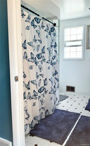 28746 Ramblewood Drive, Farmington Hills, MI 48334