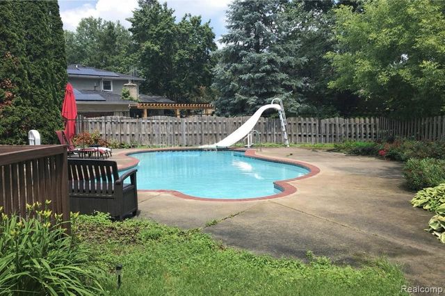 28746 Ramblewood Drive, Farmington Hills, MI 48334