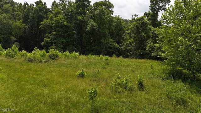 10 Bella Vista Drive, Vienna, WV 26105