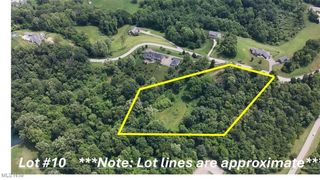 10 Bella Vista Drive, Vienna, WV 26105