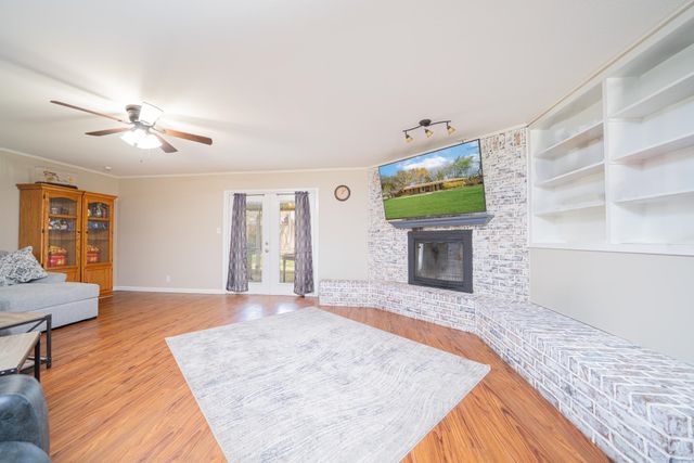 105 Sherwood Dr, Longview, TX 75605