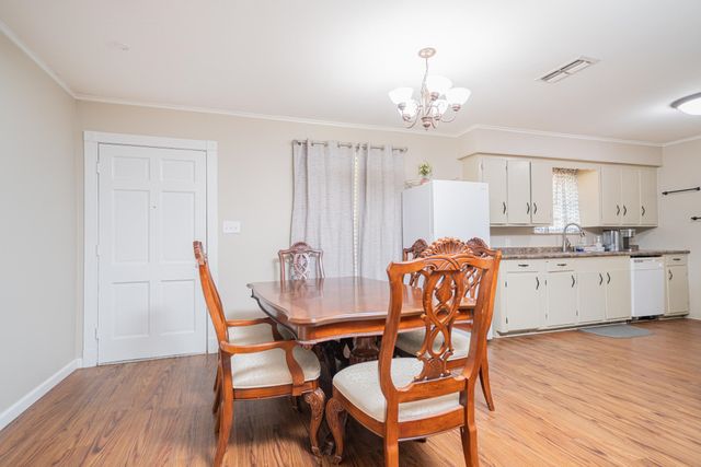 105 Sherwood Dr, Longview, TX 75605