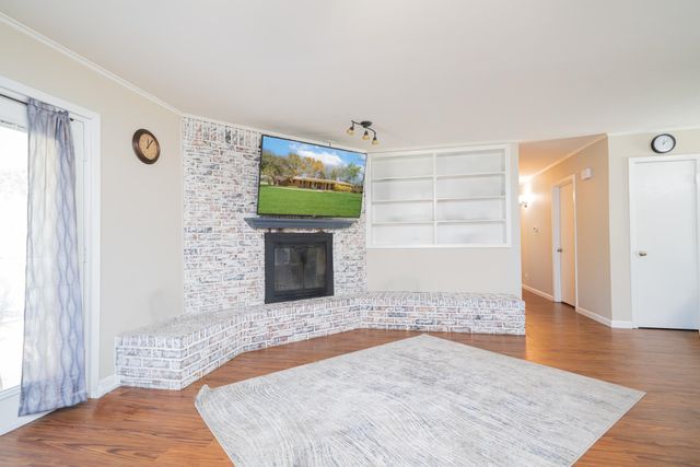 105 Sherwood Dr, Longview, TX 75605