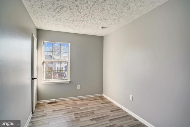 8603 WOODHUE CT, Manassas Park, VA 20111
