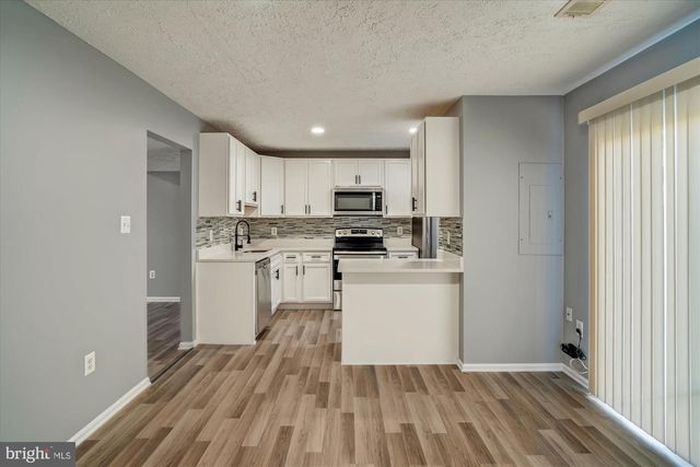 8603 WOODHUE CT, Manassas Park, VA 20111