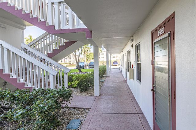 213 Fanshaw F, Boca Raton, FL 33434