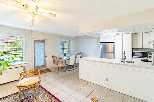 213 Fanshaw F, Boca Raton, FL 33434