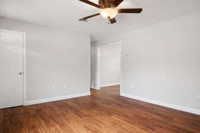 6890 Riverbend DR, Fairlawn, VA 24141