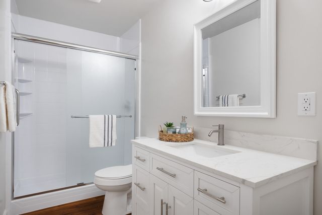 6890 Riverbend DR, Fairlawn, VA 24141