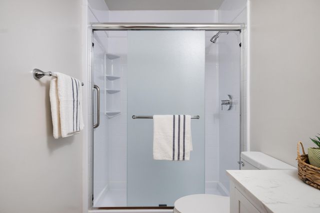 6890 Riverbend DR, Fairlawn, VA 24141