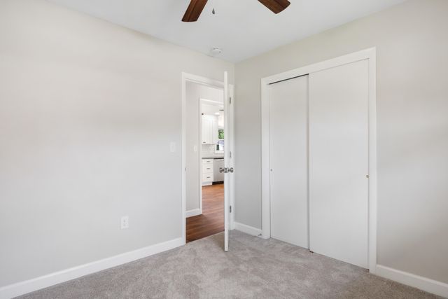 6890 Riverbend DR, Fairlawn, VA 24141