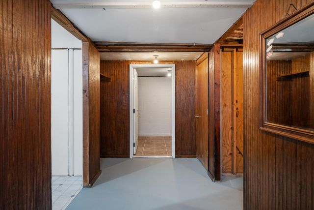 6890 Riverbend DR, Fairlawn, VA 24141