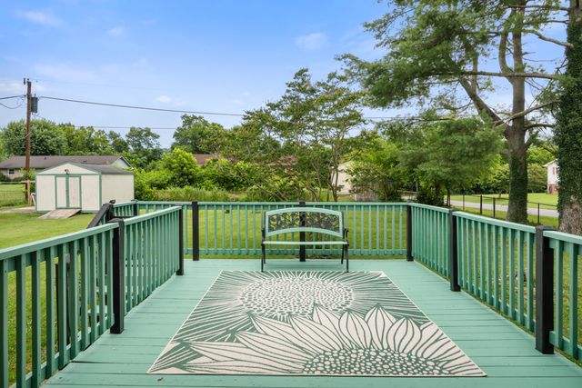 6890 Riverbend DR, Fairlawn, VA 24141