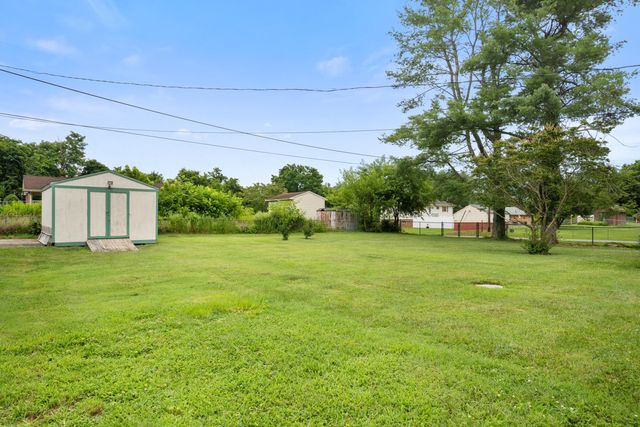 6890 Riverbend DR, Fairlawn, VA 24141