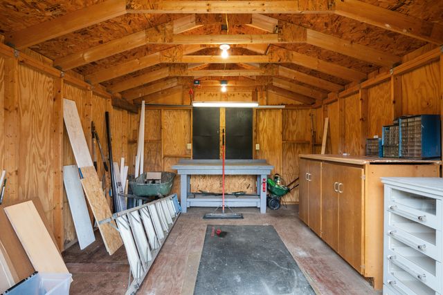 6890 Riverbend DR, Fairlawn, VA 24141