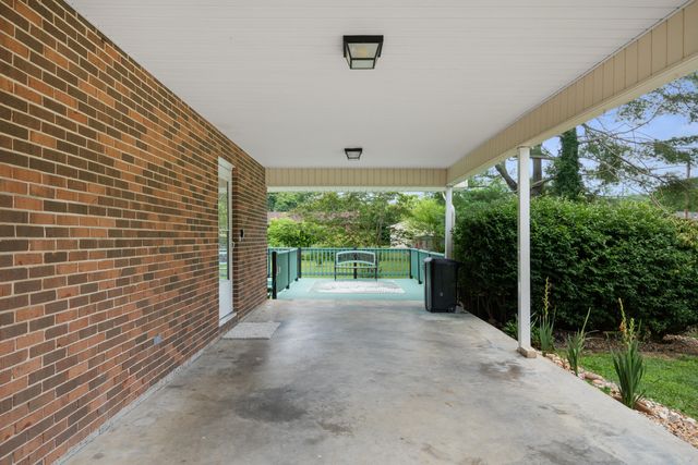 6890 Riverbend DR, Fairlawn, VA 24141