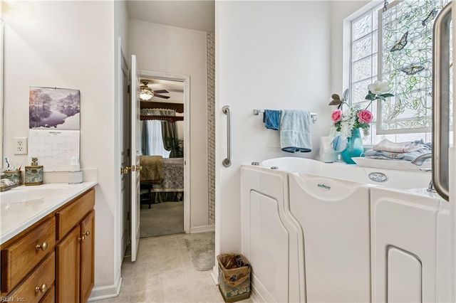 224 Bailey Park DR, Hampton, VA 23669