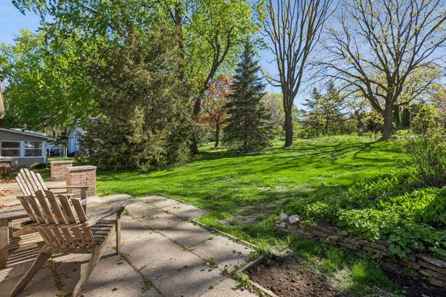 2966 Mildred Drive, Roseville, MN 55113