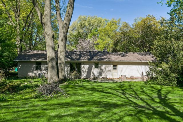 2966 Mildred Drive, Roseville, MN 55113