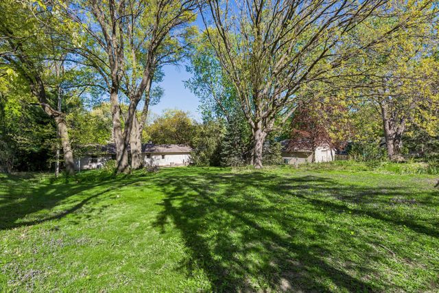 2966 Mildred Drive, Roseville, MN 55113