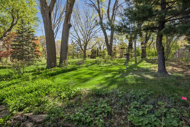 2966 Mildred Drive, Roseville, MN 55113