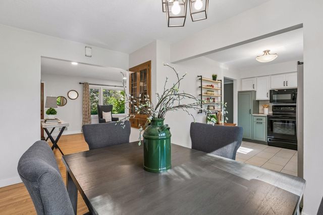 2966 Mildred Drive, Roseville, MN 55113
