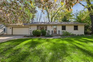2966 Mildred Drive, Roseville, MN 55113