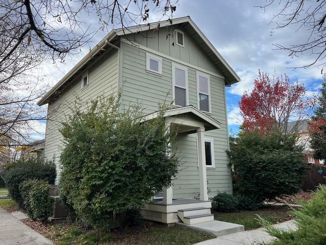 804 Kite Lane, Redding, CA 96001