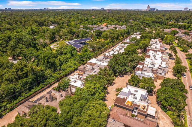 48 Bayou Pointe Drive, Houston, TX 77063