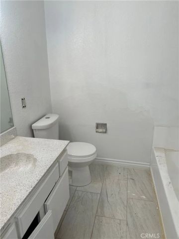 2455 West Acacia Avenue, Hemet, CA 92545