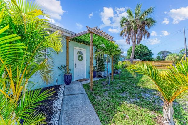 312 WINFIELD WAY, Nokomis, FL 34275