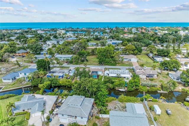 312 WINFIELD WAY, Nokomis, FL 34275