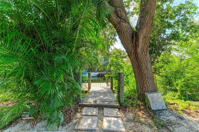 312 WINFIELD WAY, Nokomis, FL 34275