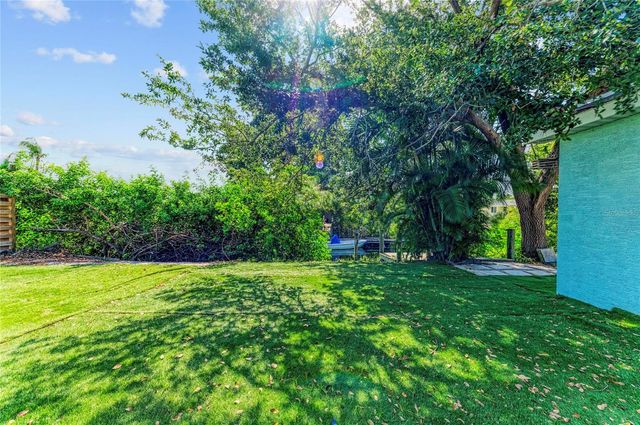 312 WINFIELD WAY, Nokomis, FL 34275
