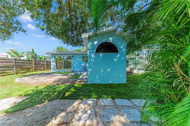 312 WINFIELD WAY, Nokomis, FL 34275